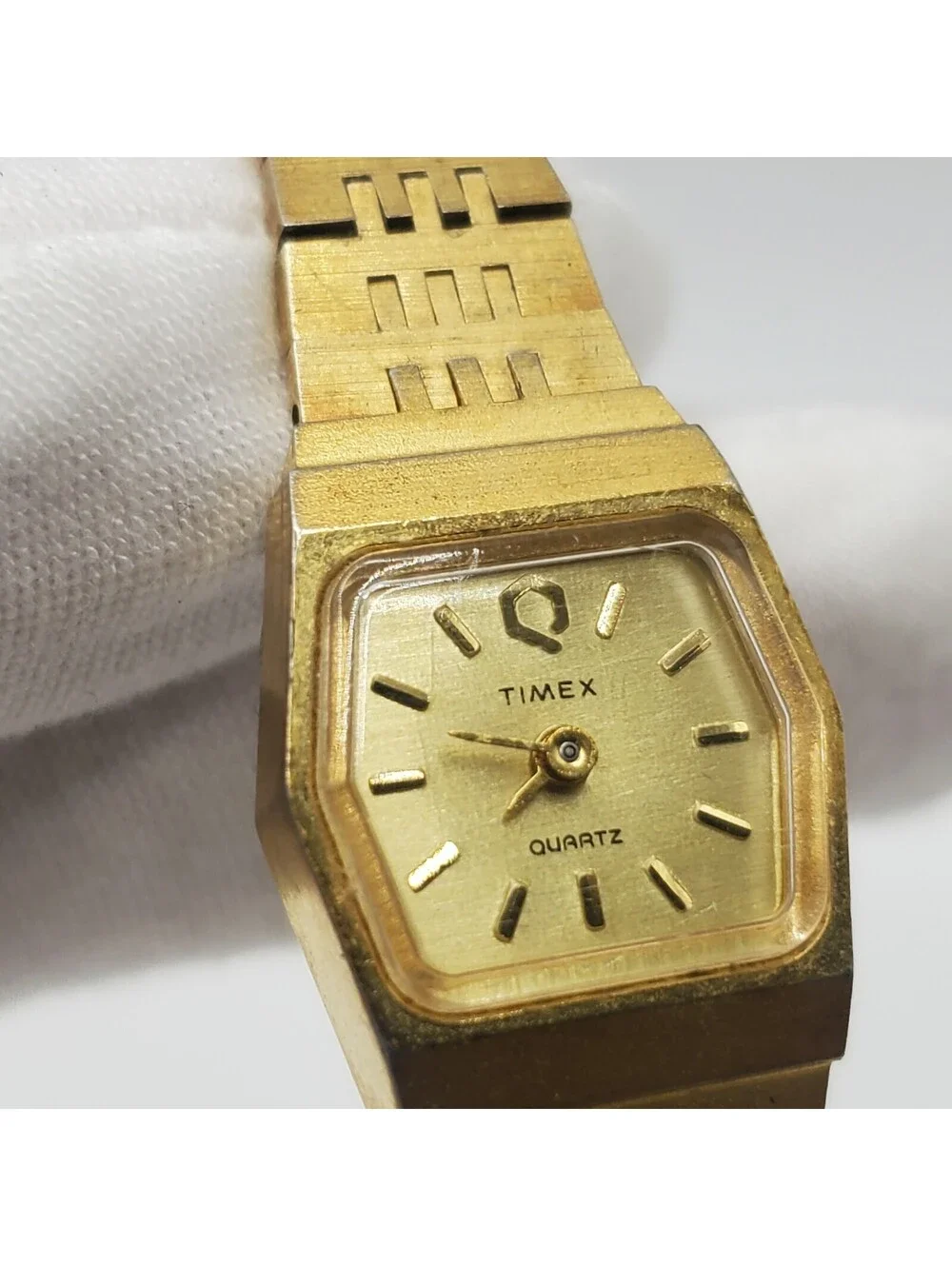 Vintage Timex Q K-Cell Pusher Quartz Watch Womens For Parts Or Repair